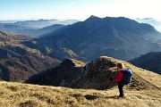 75 Vista sulla cresta del Monte Arale, che intendiamo scendere